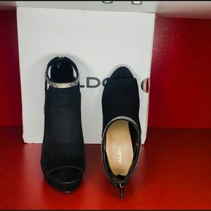 ALDO Tilasa Black Suede Peep Toe Rhinestone Ankle Boot Heels Size 6